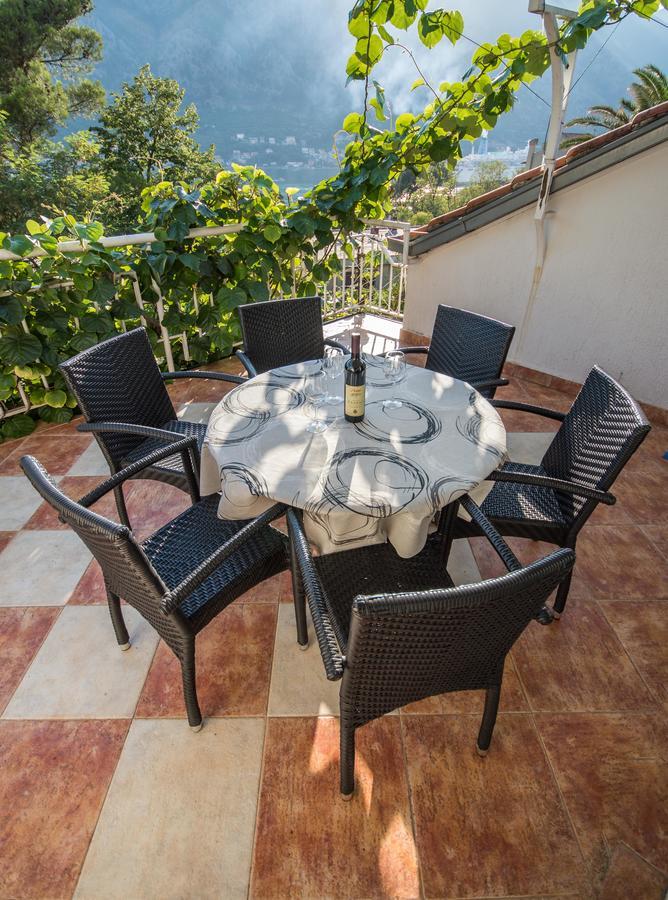 Apartment Kiwi Kotor Exterior foto